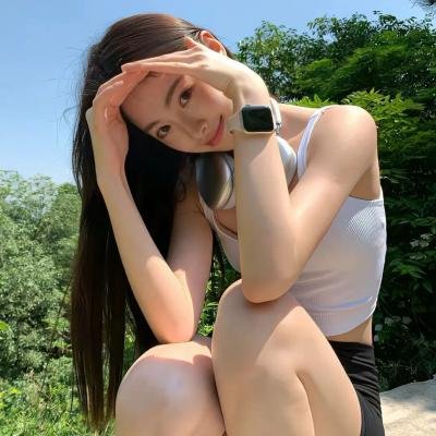 带剑女孩